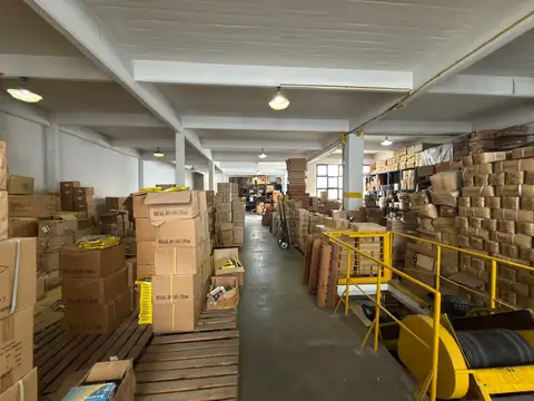 Depósito MULTIPROPOSITO ENTRADA CAMION TODO RUBRO