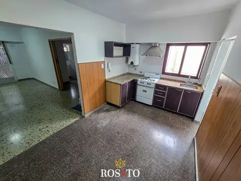 Alquiler departamento 3 ambientes con balcón corrido al frente en Villa Lugano