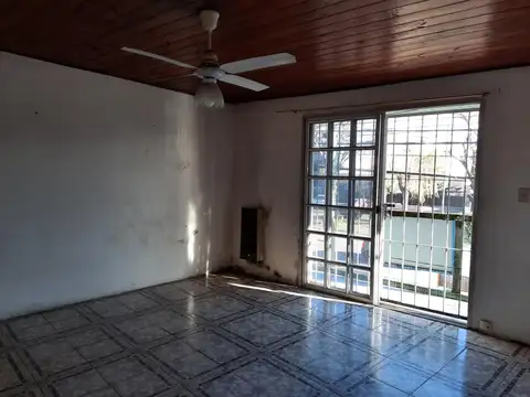 Depto Tipo Casa en Venta 50 años