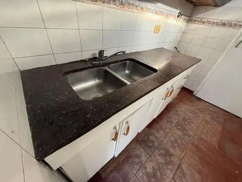 CASA VENTA 3 AMBIENTES COCHERA PATIO APTO CREDITO