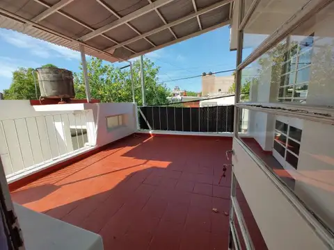 ALQUILER CASA PLANTA ALTA  2 DORMITORIOS