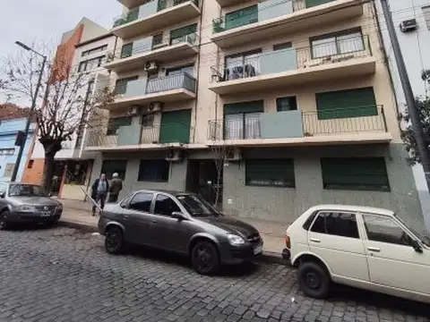 Venta de departamento en Liniers
