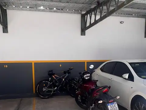 Venta de COCHERA en Almagro Norte