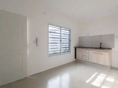 Depto Tipo Casa 2 ambientes con 1 baño