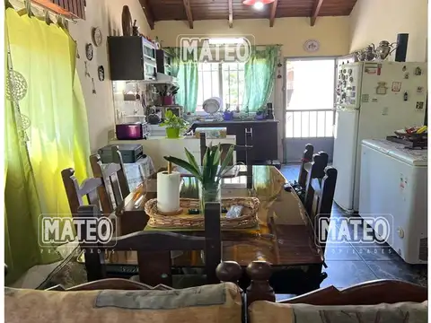 A 8 cuadras de la Estación de Paso del Rey, lado Norte.