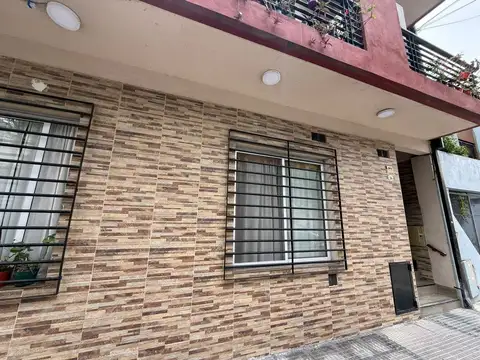 Venta 2 ambientes en crucesita, cerca de CABA.