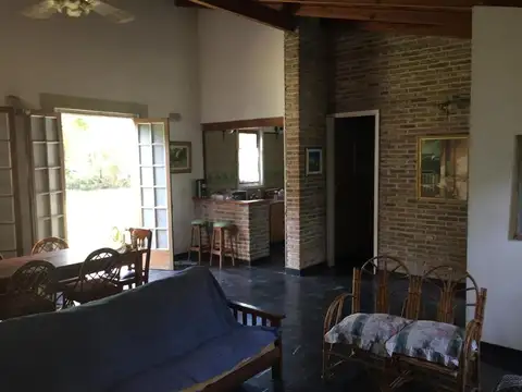 Casa 4 ambientes con 3 baños