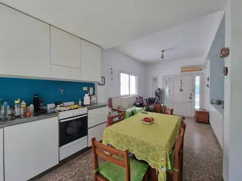 Depto Tipo Casa 3 ambientes con 2 baños