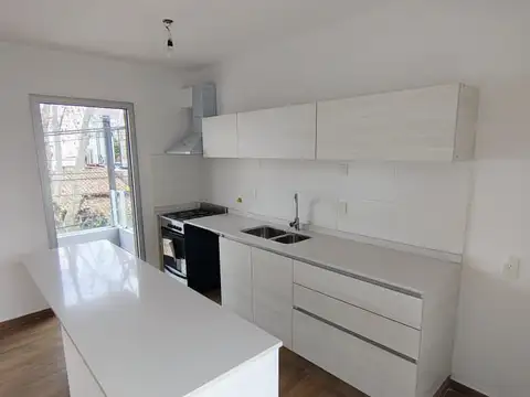 Martin Rodriguez 1200, Piso 2