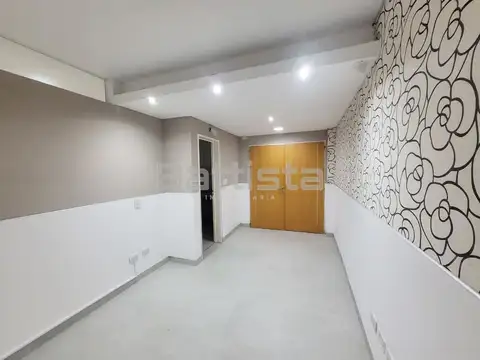 Oficina 4 ambientes con 1 baño