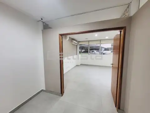 Oficina - Alquiler - Argentina, Ituzaingó - PERON 8725