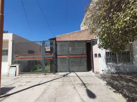 CASA 3 DORMITORIOS + DPTO 1 DORMITORIO, CIPOLLETTI