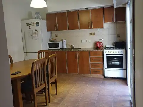 VENTA BANFIELD. DUPLEX 4 AMBIENTES