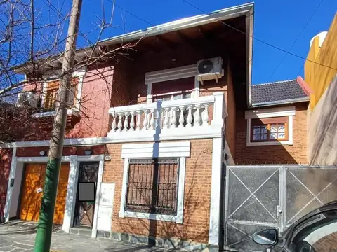 VENTA BANFIELD. DUPLEX 4 AMBIENTES