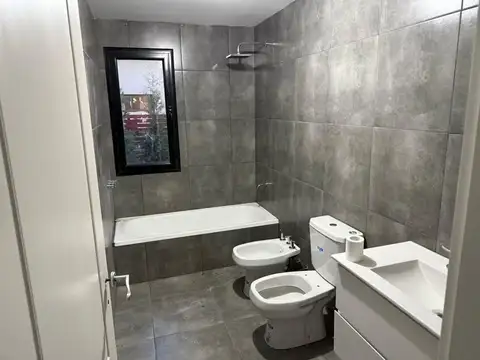 CASA EN VENTA EN BARRIO LAGOS DE CANING 2 