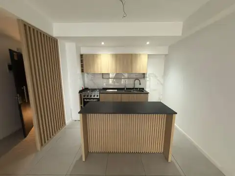 3 AMBIENTES AL FRENTE - 6TO. PISO - BALCON CORRIDO - LUMINOSO - A ESTRENAR