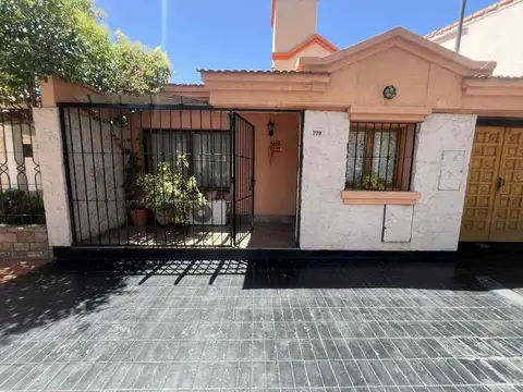 ESPECTACULAR CASA EN BARRIO ARIZU