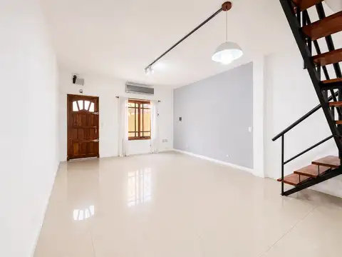 Casa en Alquiler en Jose Leon Suarez, $ 1.300.000
