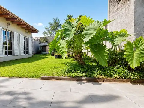 CASA EN VENTA LOS HORNOS - LA PLATA