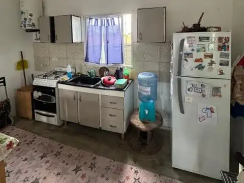 Casa 2 ambientes con 1 baño