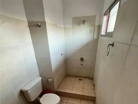 Departamento en Alquiler en Luis Guillon, $ 600.000