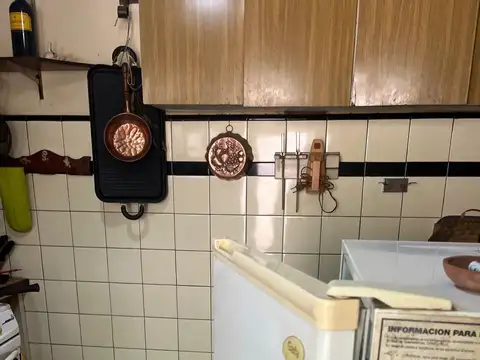 Importante propiedad en esquina con monoambiente barrio la farola