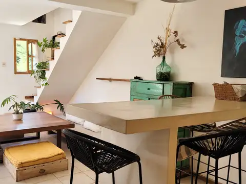 Depto Tipo Casa en Alquiler con 1 cocheras