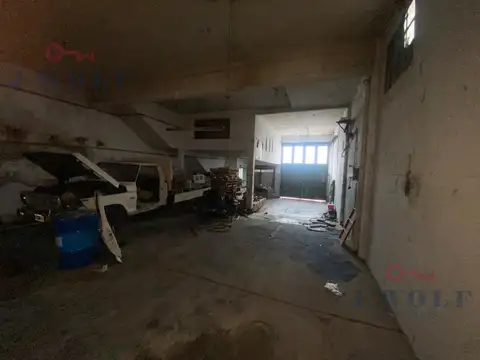 Galpon en Venta 43  mts Fondo