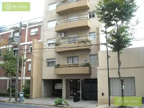 VENTA - Departamento 2 ambientes en San Fernando con balcón y a metros del centro comercial