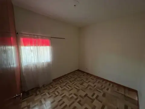 VENTA CASA LA EMILIA 2 HAB PILETA