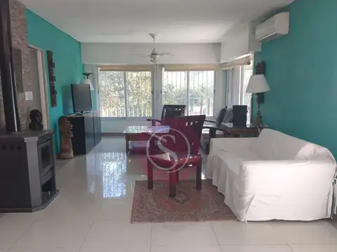 Casa 5 ambientes con 3 baños