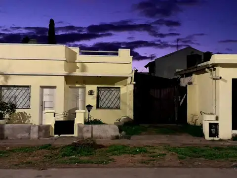 Casa En Venta 4 Ambientes Bella Vista