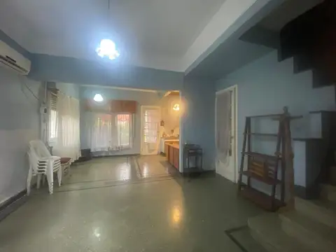 Casa en Venta con 3 cocheras