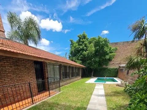 CASA 5 AMB CON PARQUE Y  PISCINA EN CIUDAD MADERO, VENTA
