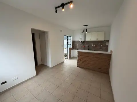 Depto Tipo Casa en Alquiler en Merlo, $ 450.000