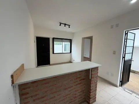 Depto Tipo Casa en Alquiler de 1 dormitorio