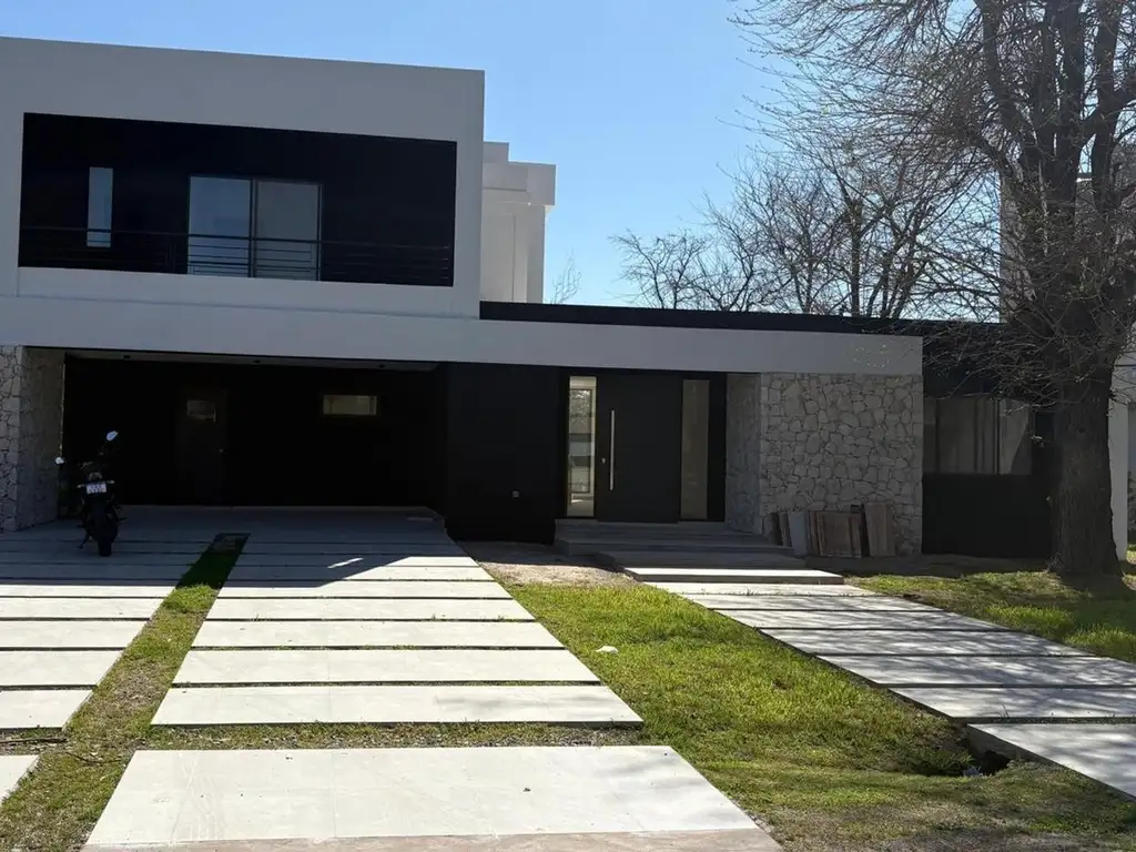 Casa en Venta en Prados del Oeste - 4 dormitorios