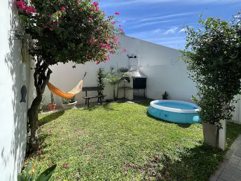 Depto Tipo Casa en Venta con 1 cocheras