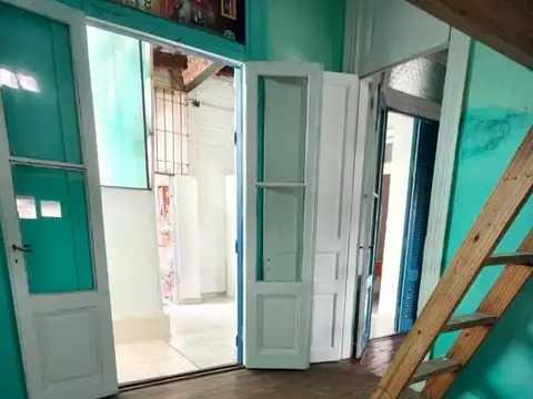 DEPARTAMENTO DE 3 AMBIENTES CON ENTREPISO. MUY LUMINOSO.