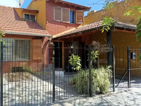 VENTA casa 4 ambientes - BECCAR