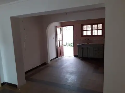 Casa en Alquiler en María Selva, $ 600.000