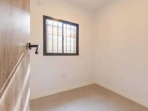 VENTA - CASA EN PH DOS DORMITORIOS CON PATIO Y TERRAZA - BARRIO ECHESORTU