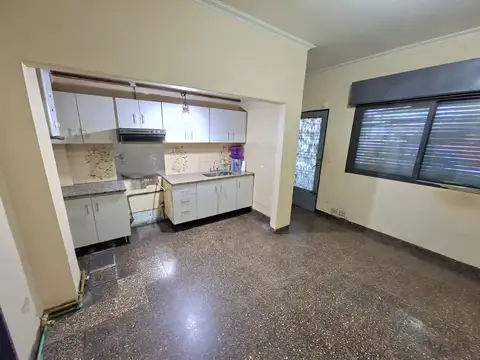 Almafuerte 5300, Piso PB