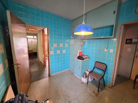 SEMIPISO 3 AMB  90m2 c/DEP/SERV  FRENTE BCON A RECICLAR