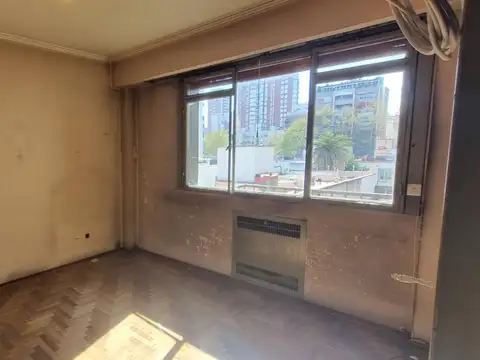 SEMIPISO 3 AMB  90m2 c/DEP/SERV  FRENTE BCON A RECICLAR