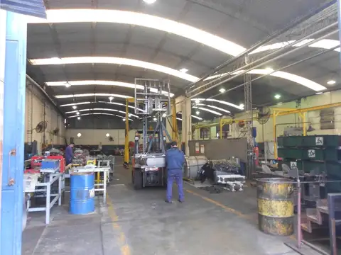 Galpon en Venta 80  mts Fondo