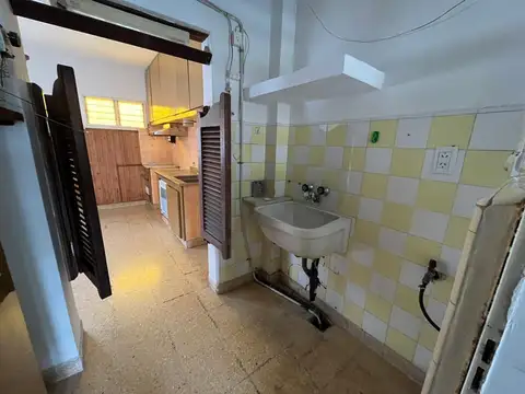 Casa 4 ambientes con 1 baño