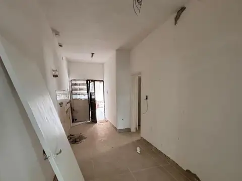 SE ALQUILA CASA 2 HABITACIONES