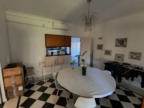Casa 8 ambientes con 3 baños