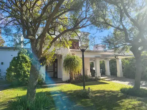 ALQUILER. CASA 3 DORMITORIOS COUNTRY LA BAHIA P.E.